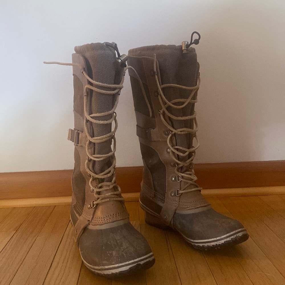 Sorel lace up boots
